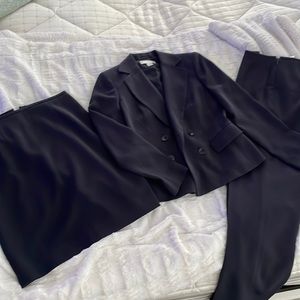 Petite Sophisticate 3-Piece Navy Business Suit Size 4